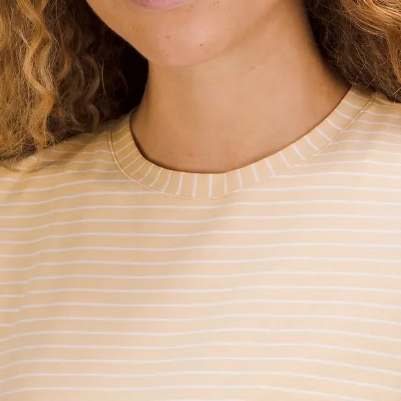 Lululemon stripe crew neck 2 - Picture 3 of 6